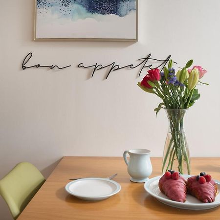 Apres Beach Apartment Sleeps 4 Пензанс Екстериор снимка