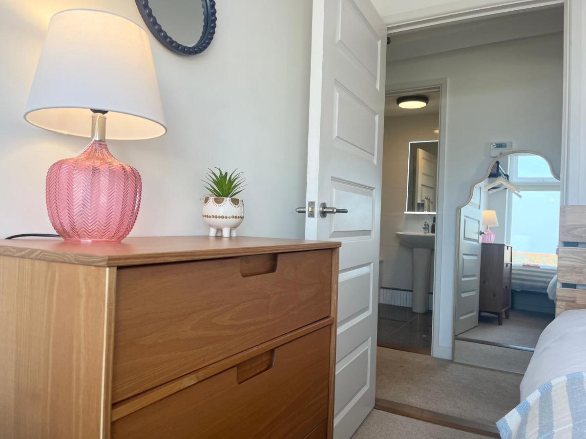 Apres Beach Apartment Sleeps 4 Пензанс Екстериор снимка