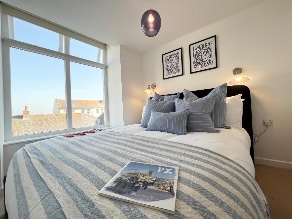 Apres Beach Apartment Sleeps 4 Пензанс Екстериор снимка