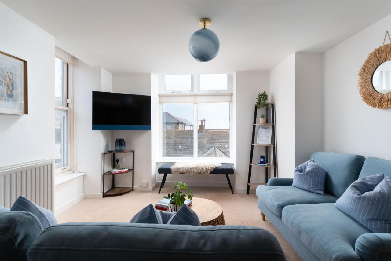 Apres Beach Apartment Sleeps 4 Пензанс Екстериор снимка