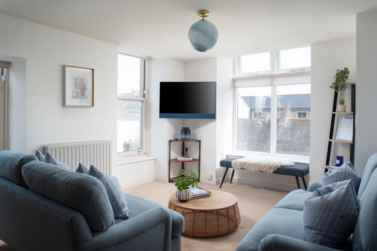Apres Beach Apartment Sleeps 4 Пензанс Екстериор снимка