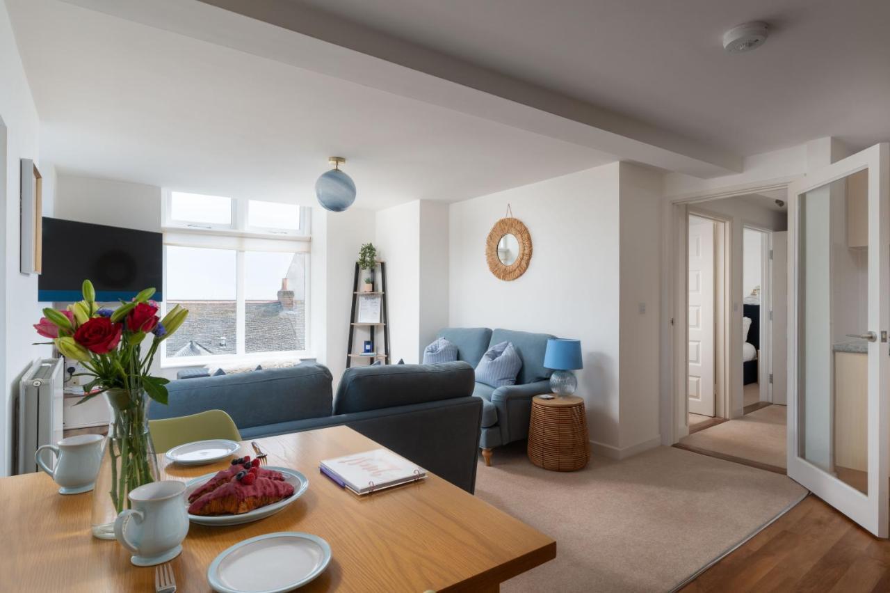 Apres Beach Apartment Sleeps 4 Пензанс Екстериор снимка