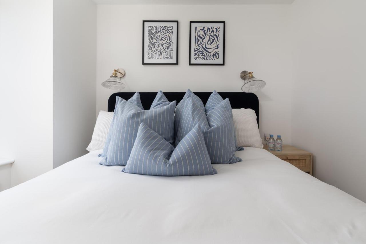 Apres Beach Apartment Sleeps 4 Пензанс Екстериор снимка