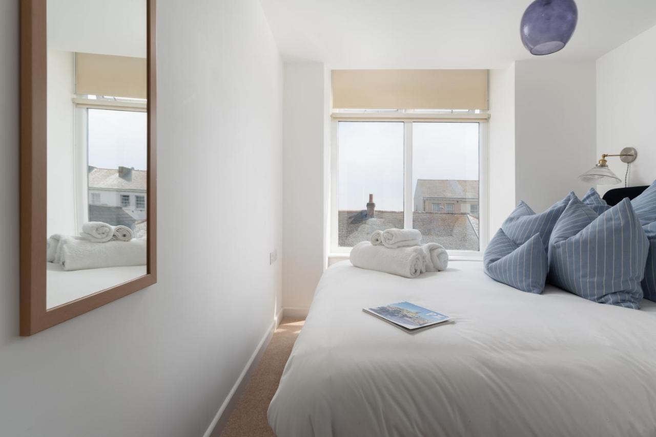 Apres Beach Apartment Sleeps 4 Пензанс Екстериор снимка