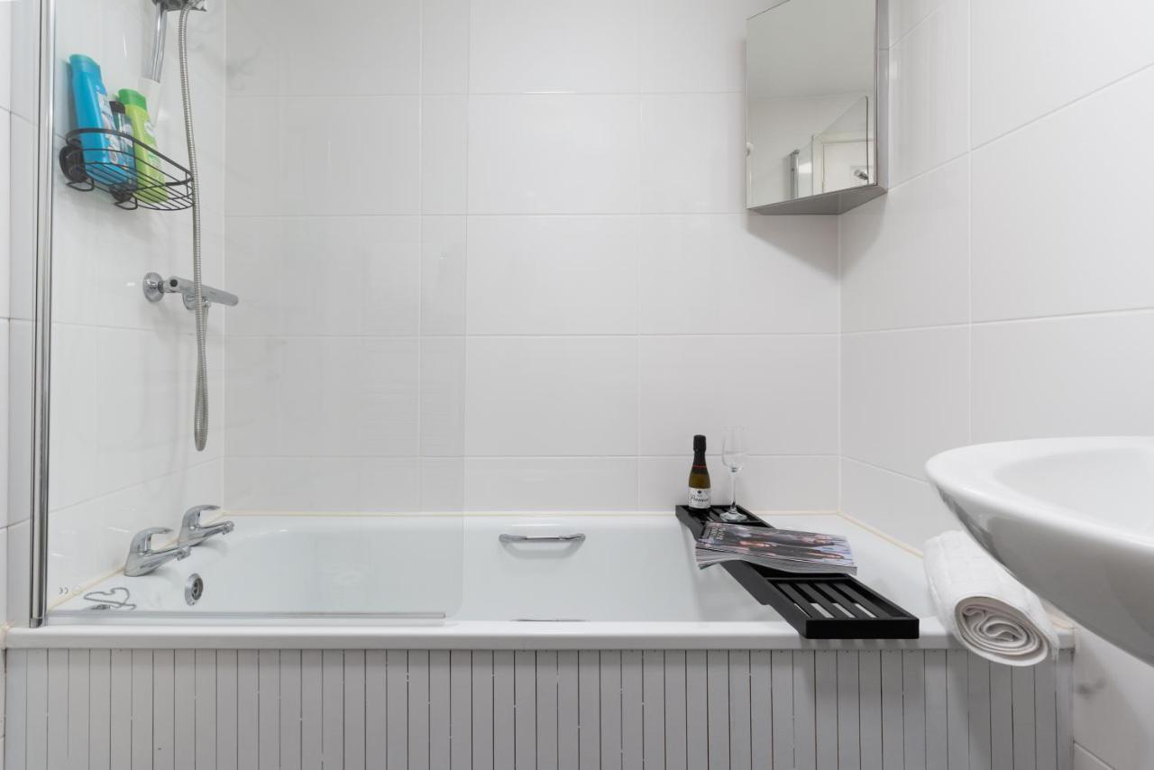 Apres Beach Apartment Sleeps 4 Пензанс Екстериор снимка