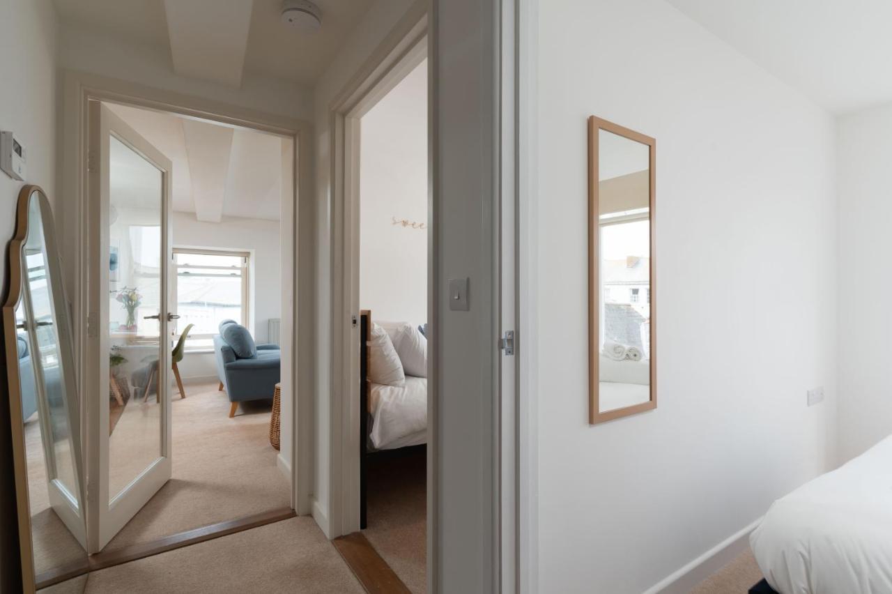 Apres Beach Apartment Sleeps 4 Пензанс Екстериор снимка