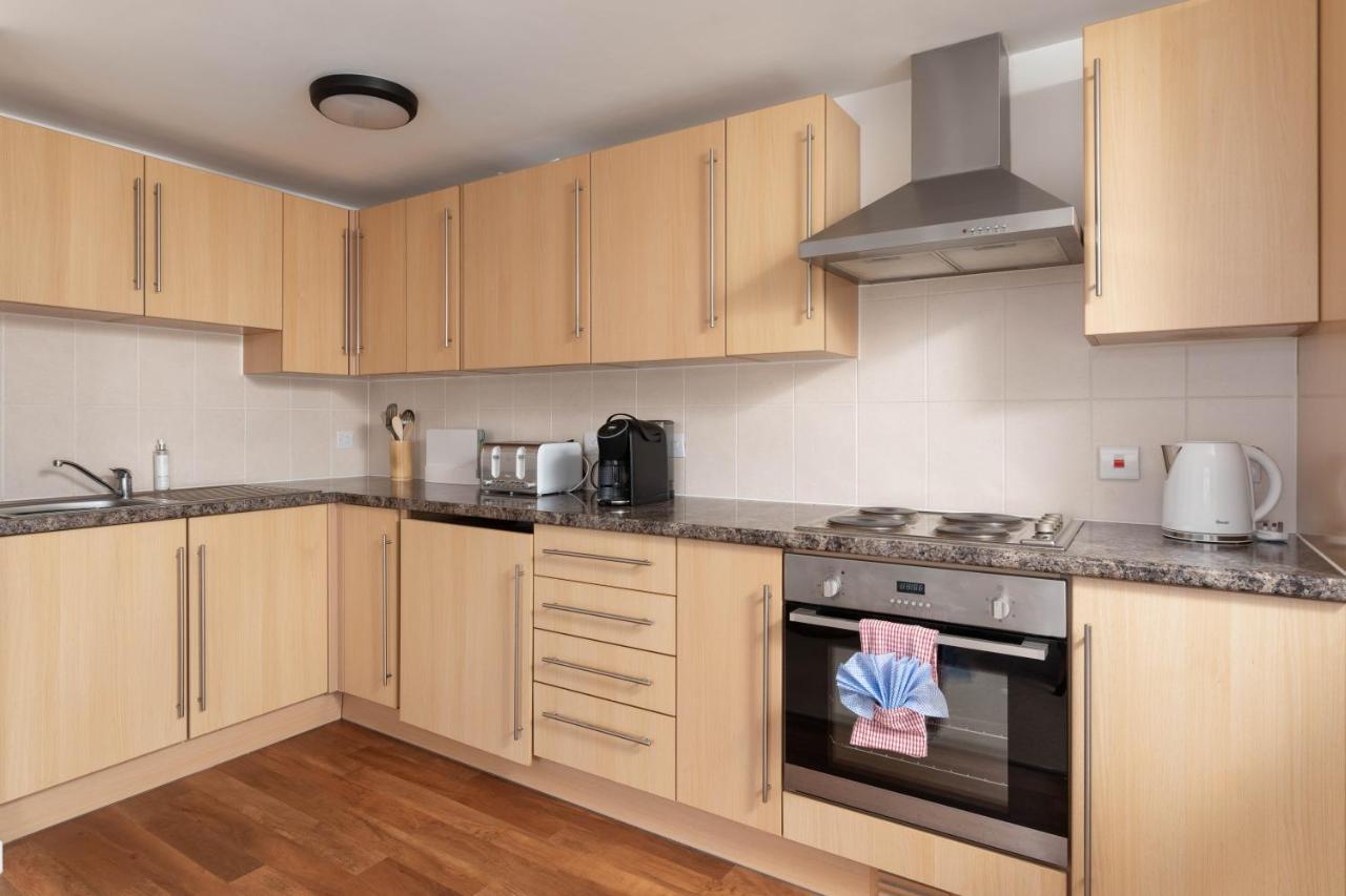 Apres Beach Apartment Sleeps 4 Пензанс Екстериор снимка