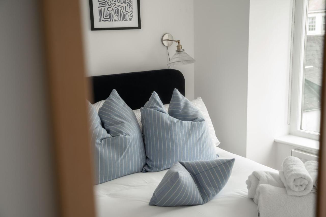 Apres Beach Apartment Sleeps 4 Пензанс Екстериор снимка